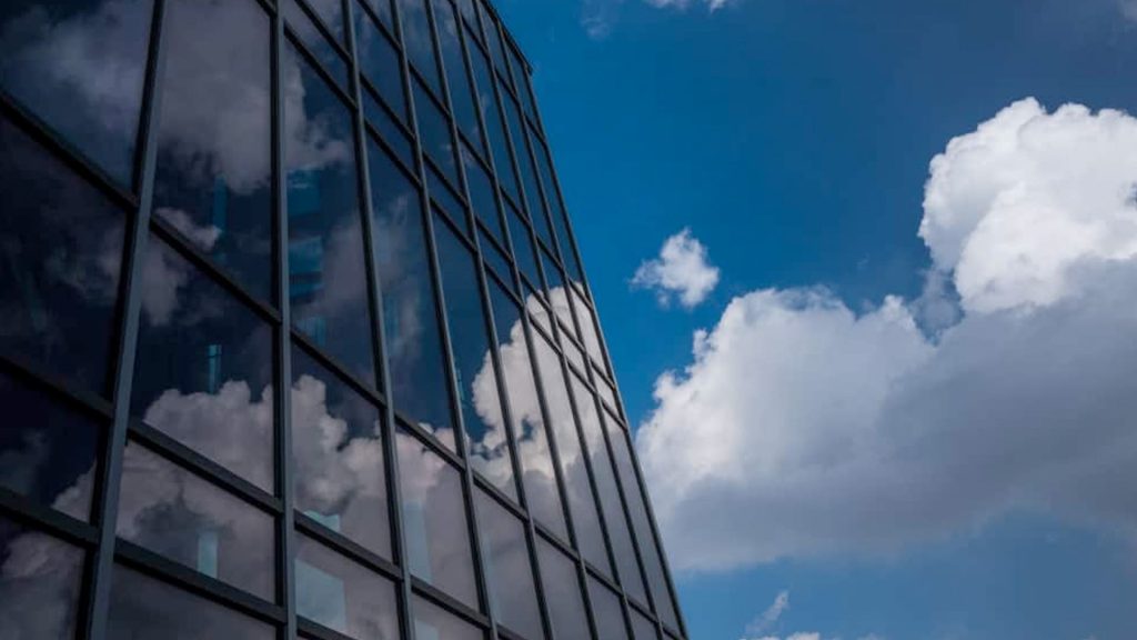 7 Benefits of Commercial Window Tinting